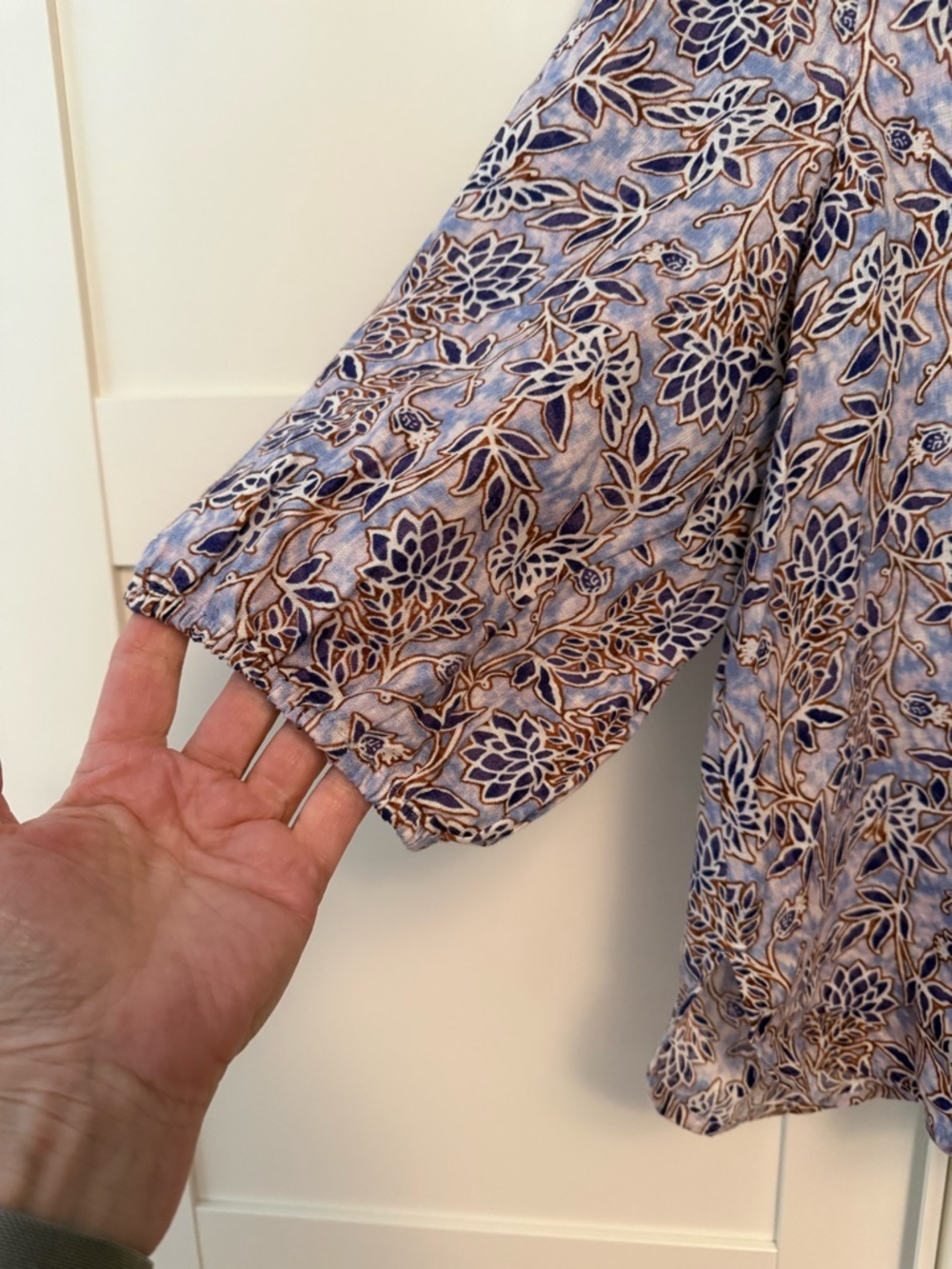 J. Jill Love Linen Lightweight Floral Peasant Top- Blue & Brown, XL - Picture 2 of 8